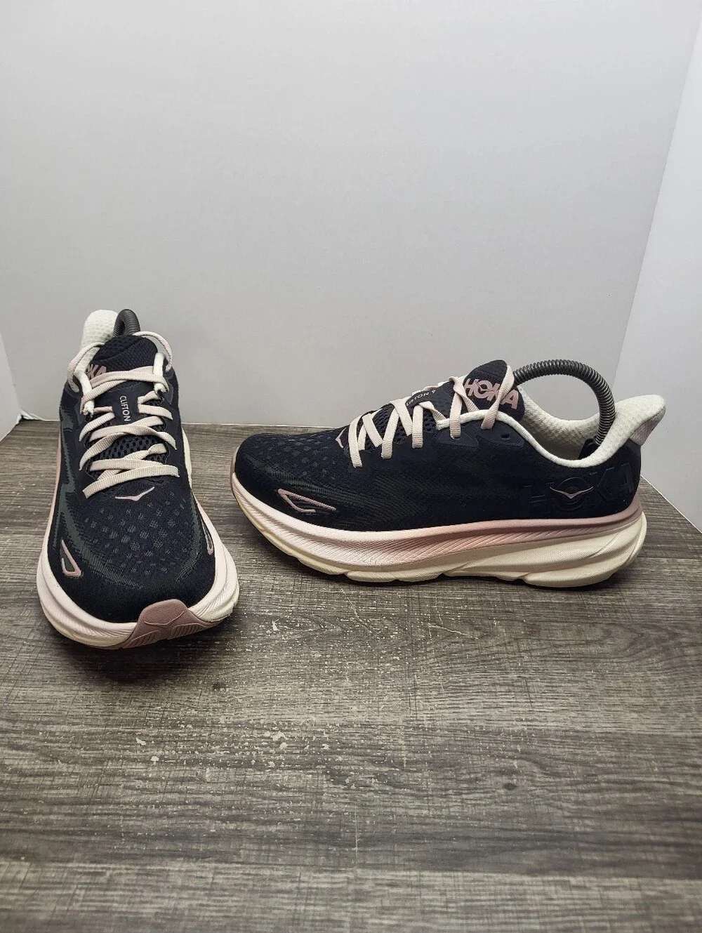 Hoka One One Clifton 9 Shoes Womens Size 8 B Black Running Comfort Walking Gym